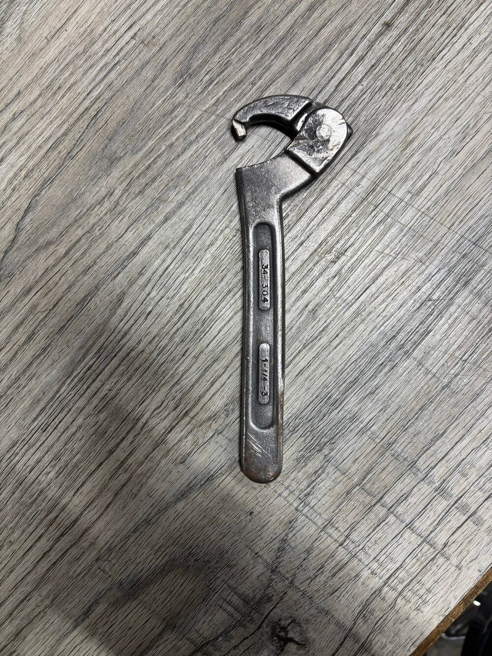 Armstrong USA Adjustable Hook Spanner Wrench 34-304 1-1/4 to 3"